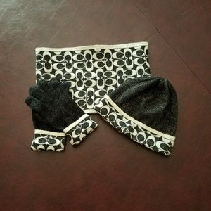 Coach hat, scarf, and gloves matching set!